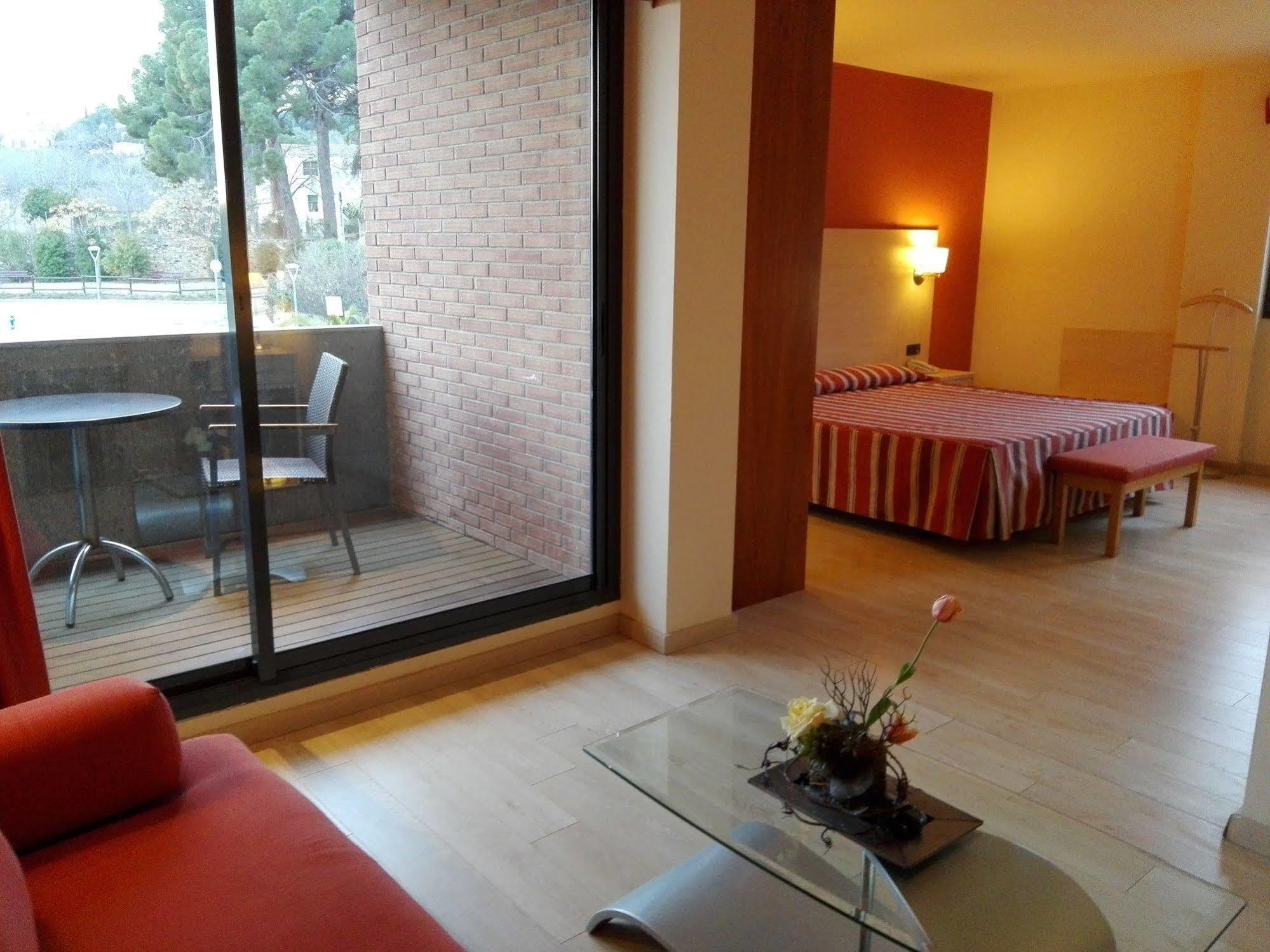 Crisol La Selva Hotel La Selva del Camp Bagian luar foto